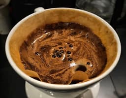 A profile image of anisacakesandbakes